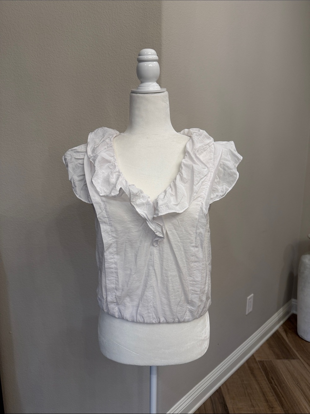 LOFT White Ruffle V-Neck Cap Sleeve Blouse